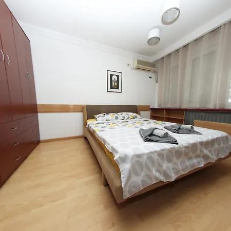 Apartment Plaza